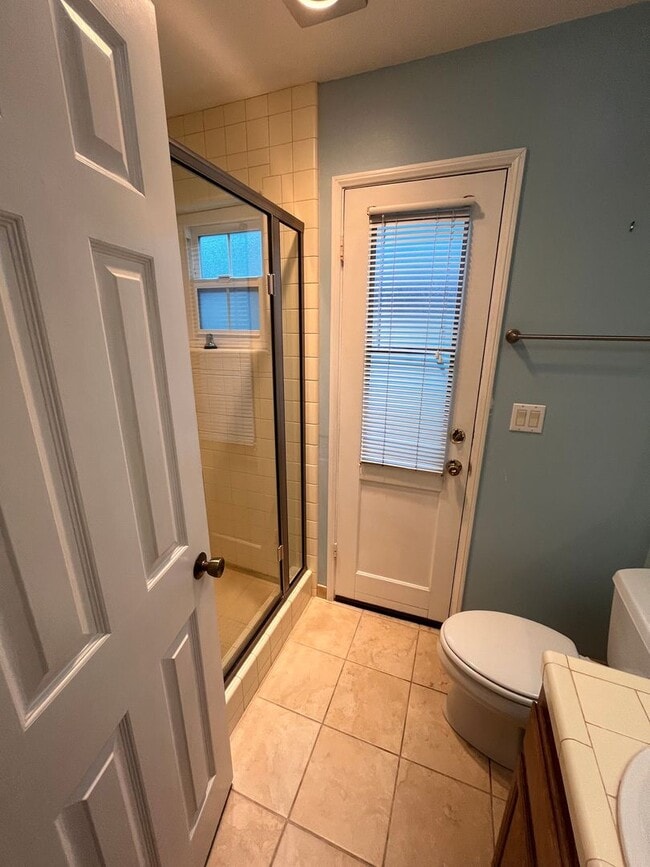 Building Photo - Mission Beach, 2 bedroom, 2 bathroom, with...