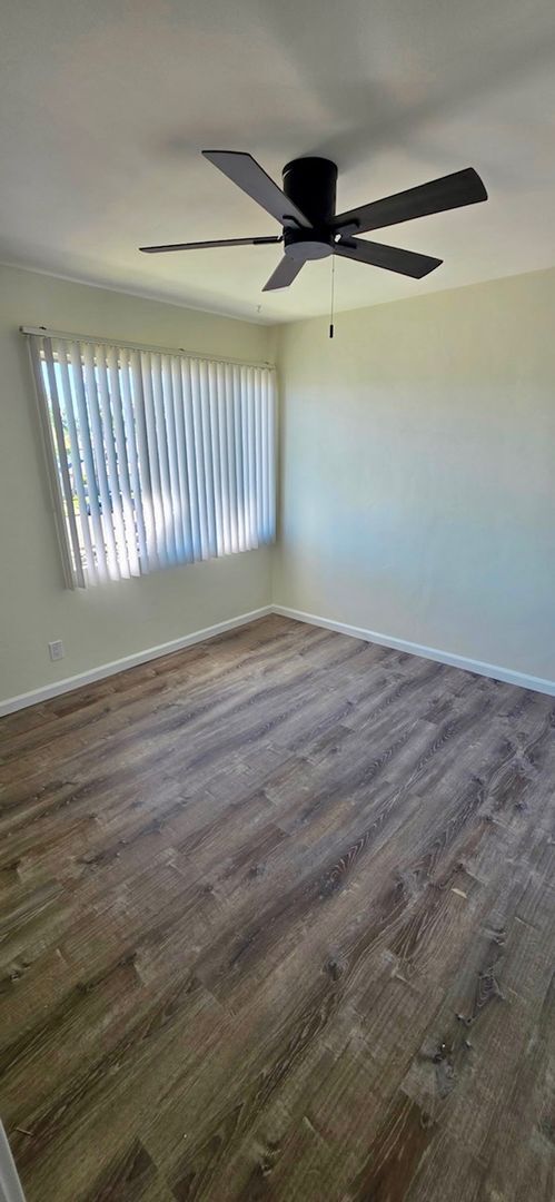 Building Photo - Upstairs 2 bedroom 1 bath apartment in PB, 4 blocks from ocean