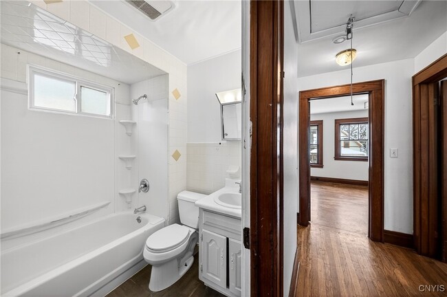 Building Photo - 1521 Grant Blvd