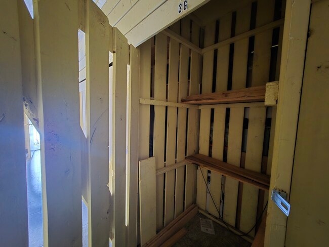 Building Photo - 7201 W Wellington Ave