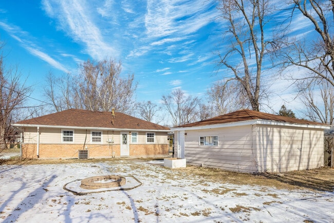 Building Photo - 309 Waldmann Dr