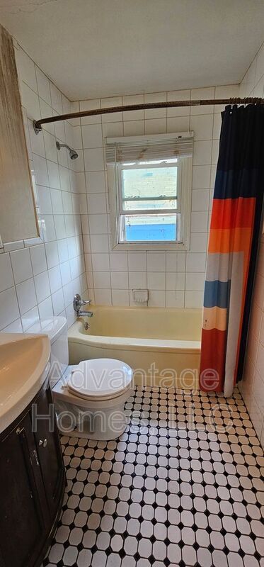 Building Photo - 4504 Terrace St