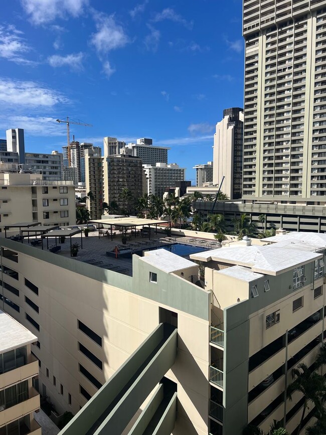 Building Photo - 1 bedroom in Waikiki!