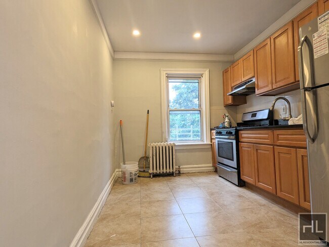 Building Photo - Beautiful Renovated Jackson Heights apartment