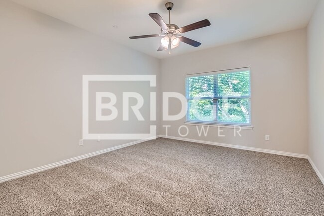 Building Photo - 1316 Lakecrest Ln
