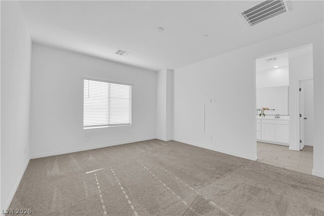 Building Photo - 600 N Carriage Hill Dr