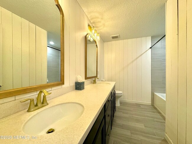 Building Photo - 12665 Josslyn Ln