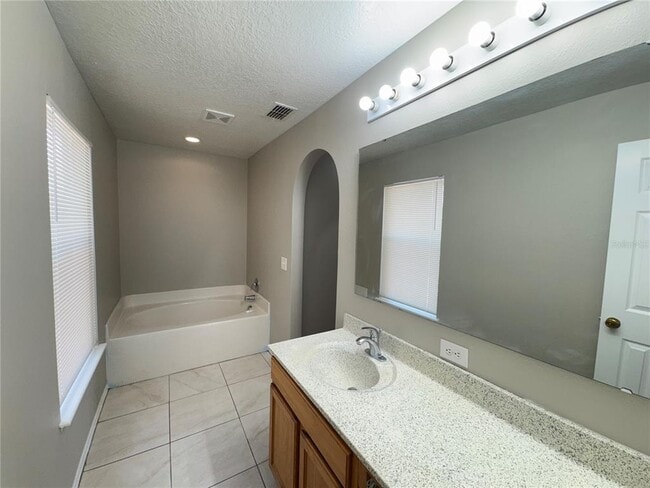 Building Photo - 10 Sawfish Ln