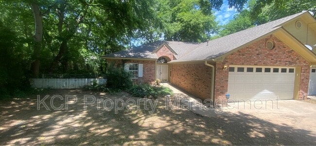 Building Photo - 5115 Fern St