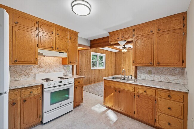 Building Photo - Acreage Property