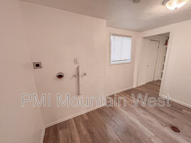 Building Photo - 4675 S 1300 E