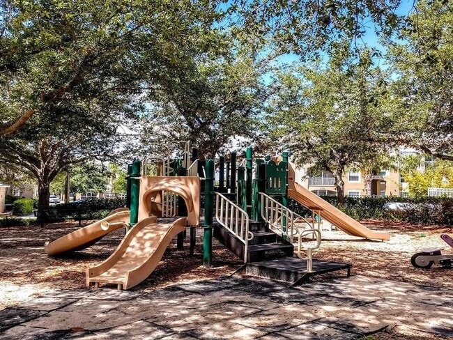 Building Photo - 8101 Coconut Palm Way