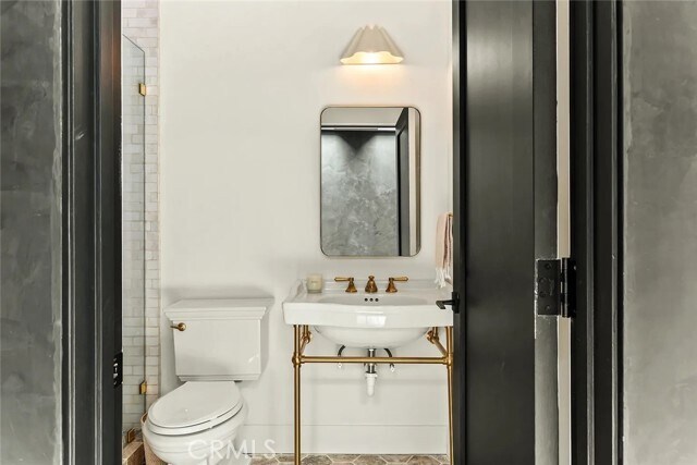 Building Photo - 738 San Lorenzo St