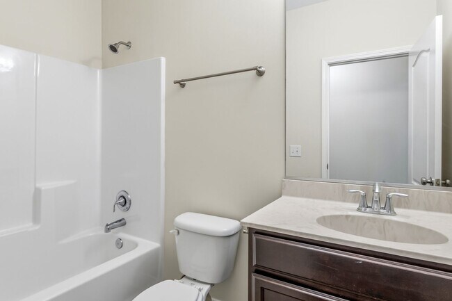 Building Photo - 5 Bedrooms in the heart of Summerfield!