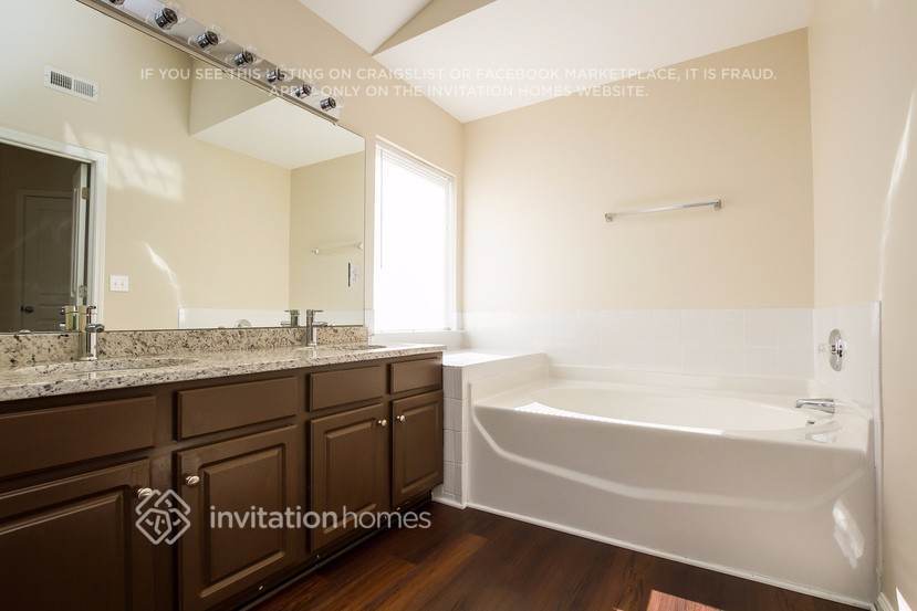 Building Photo - 3325 Glamorgan Ct