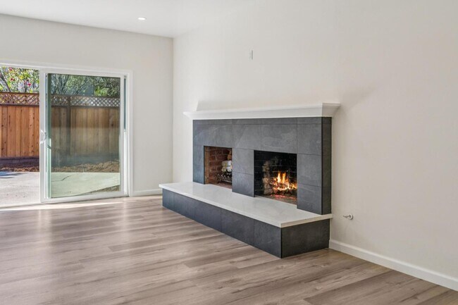 Building Photo - 700 Gull Ave