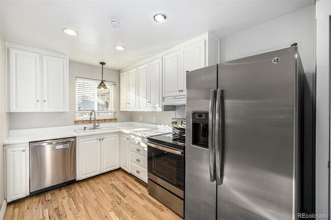 Building Photo - 1150 S Jackson St