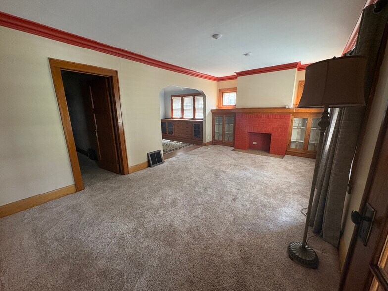 Family Room - 2862 N 52nd St