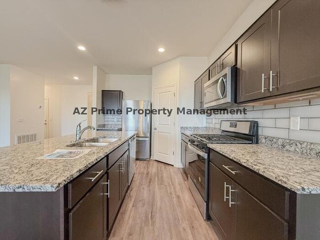 Building Photo - 5815 N 195th Dr