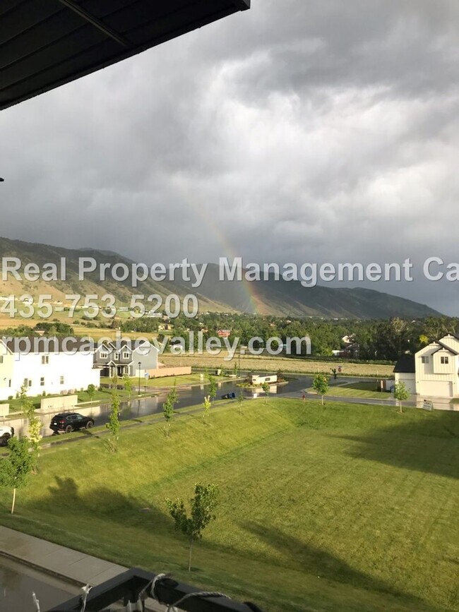 Building Photo - 163 E 550 N