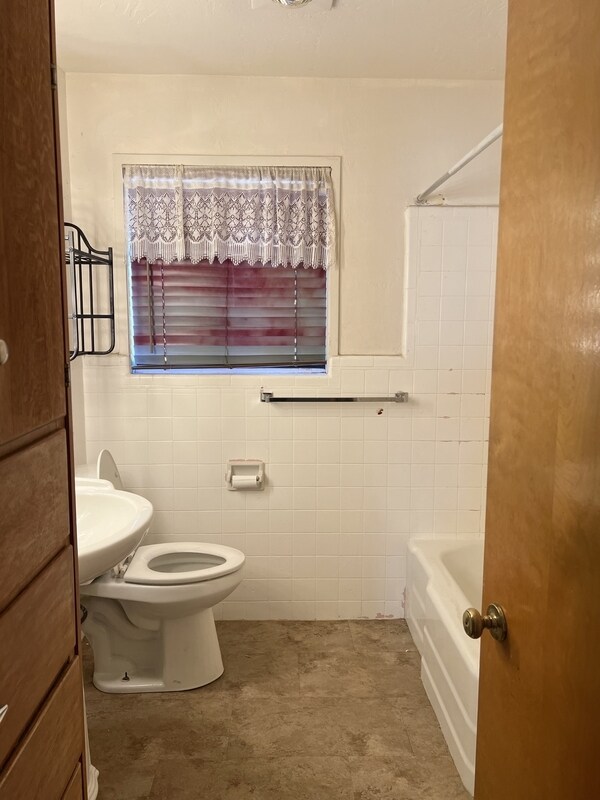 Building Photo - 366 S 100 E