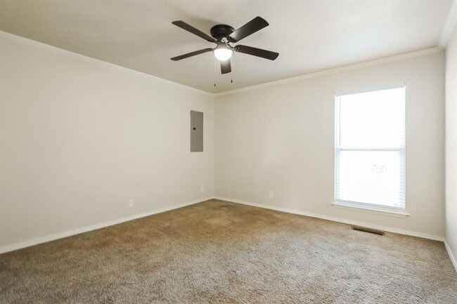 Building Photo - 725 Lapwing Rd