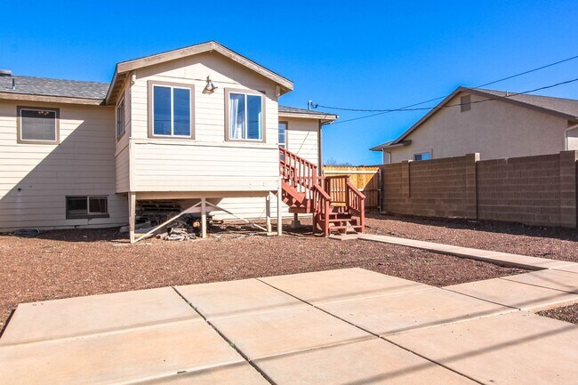 Building Photo - Large 2 story Home in Prescott Valley