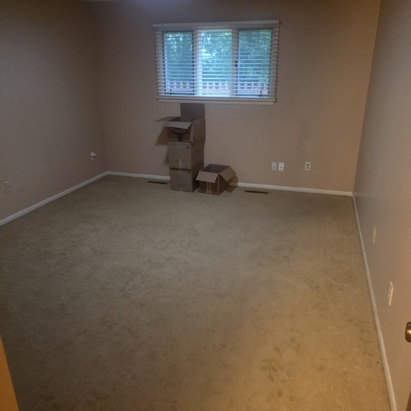 Building Photo - 5317 Malibu Dr