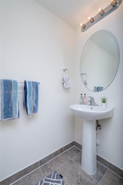 Building Photo - 6502 S Anise Ct