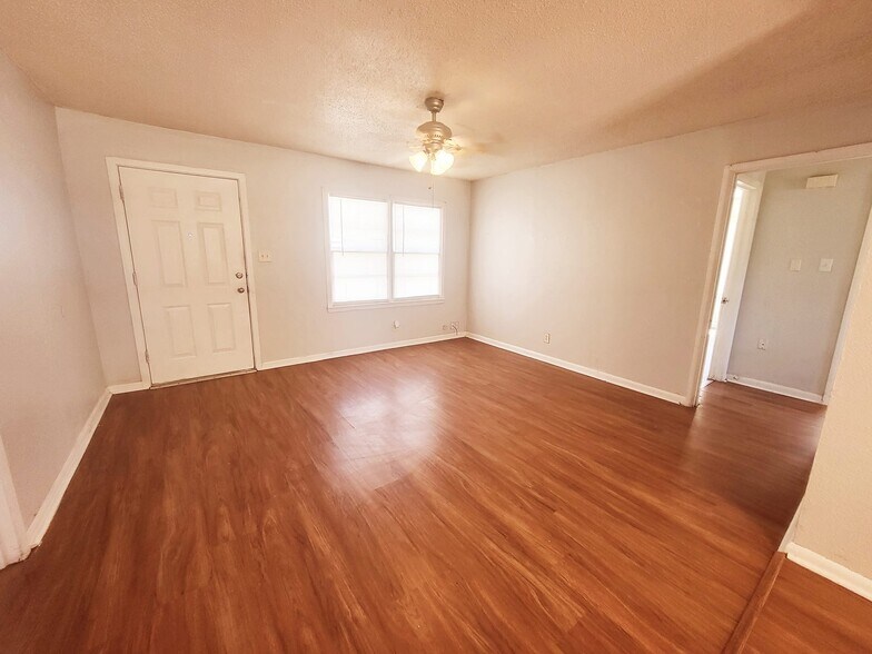 Building Photo - 3789 Sunset Ave