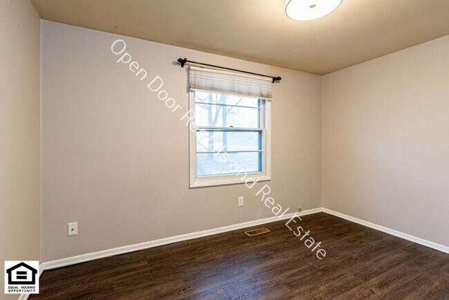 Building Photo - 6305 Salge Dr