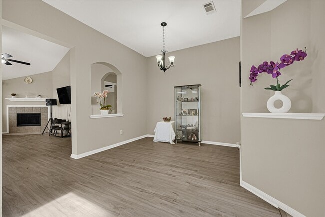 Building Photo - 8123 Solara Bend Ct