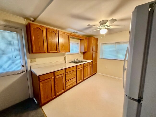 Building Photo - Hopewell - Near 5 Points - 2 Bedroom - 2 B...