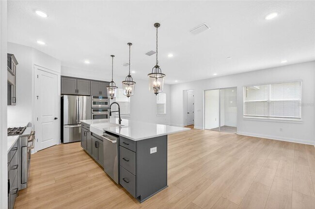 Building Photo - 15174 Field Daisy Dr