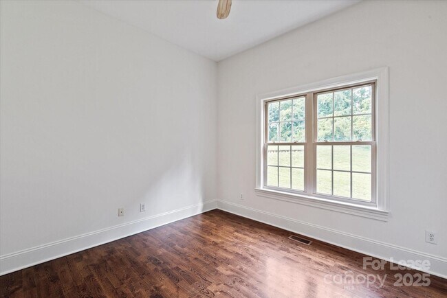 Building Photo - 11841 Churchfield Ln