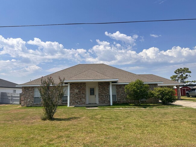 Primary Photo - Wonderful Home in South Lake Charles!