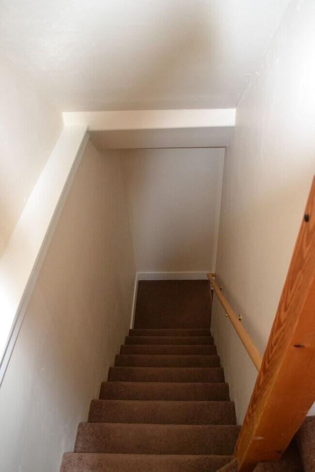 Building Photo - Oak Street Duplex