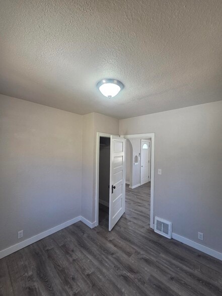 Building Photo - 290 Lyon St