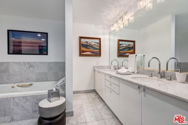 Building Photo - 10520 Wilshire Blvd