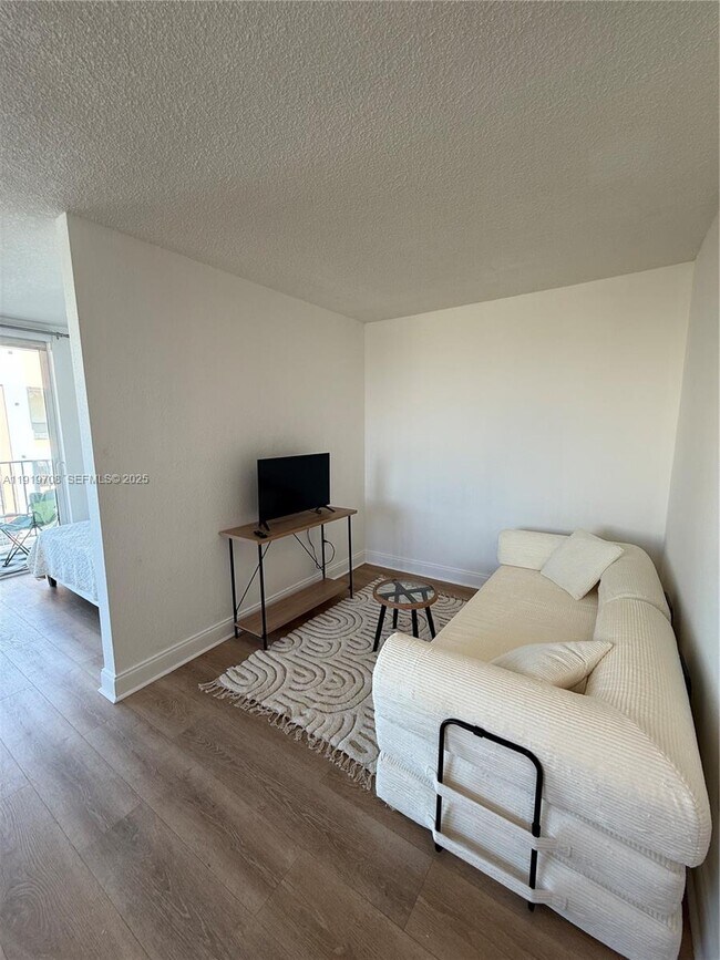 Building Photo - 1255 Collins Ave