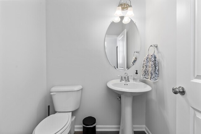 Building Photo - 2245 Kettle Falls Station