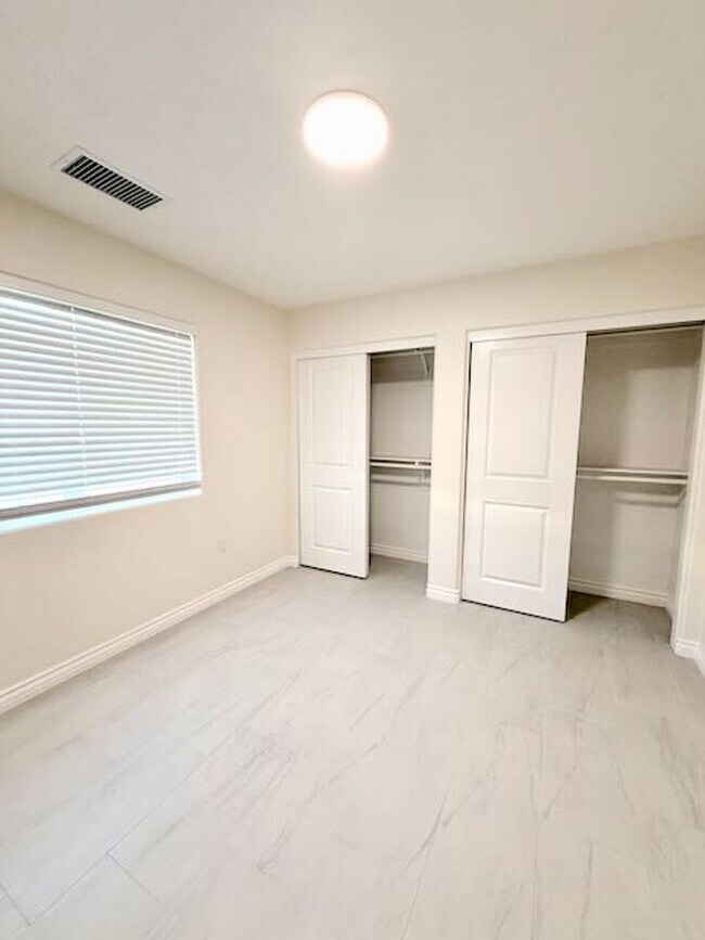 Building Photo - Live Oak Hesperia
