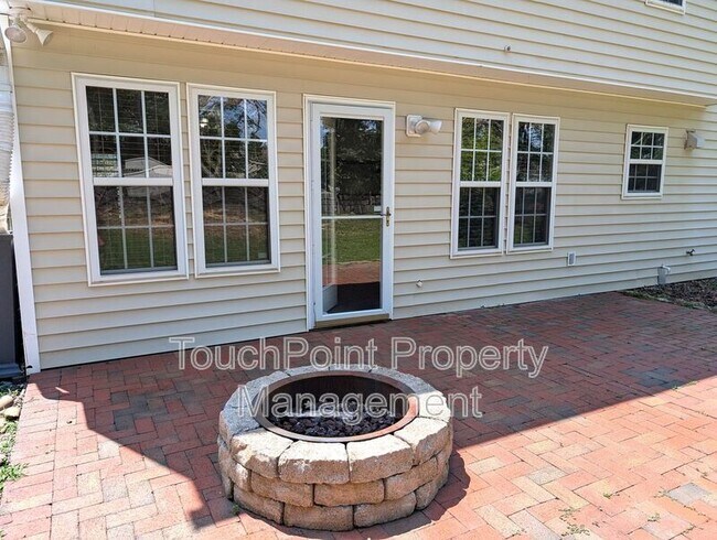 Building Photo - 9935 Redbud Tree Ct