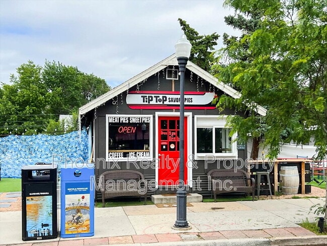 Building Photo - 211 E Geneseo St