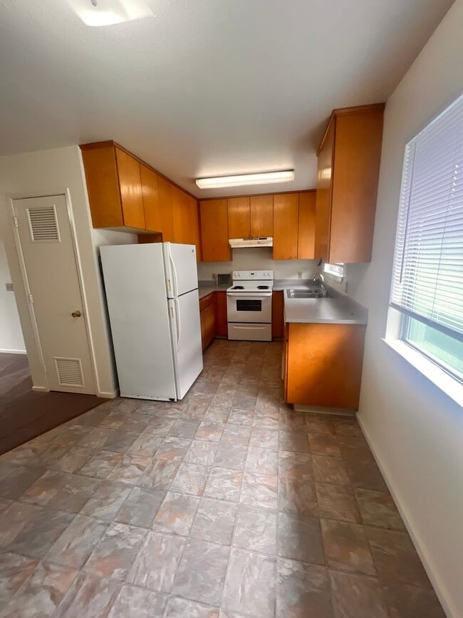 Building Photo - 1330 Haven Ln