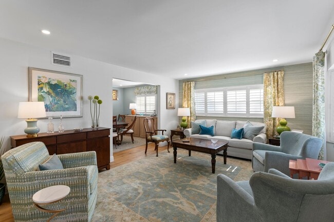 Building Photo - 4 bed, 3ba, 2 car garage home in Culbreath Heights