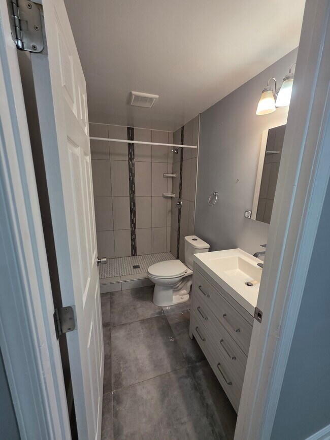 Building Photo - 406 Knollwood Ct