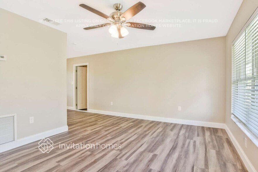 Building Photo - 316 E Rose Ln