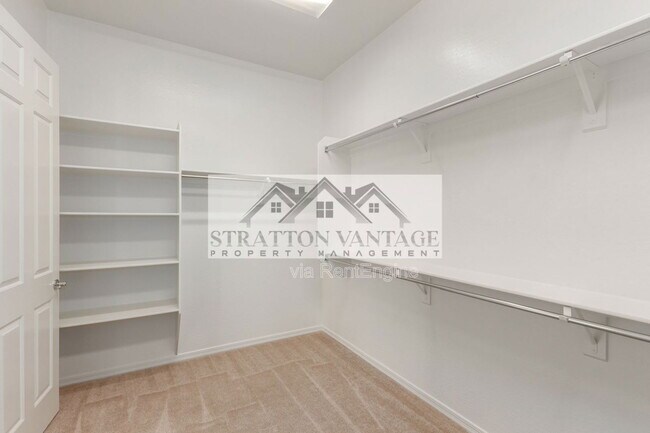 Building Photo - 7150 W Heritage Way