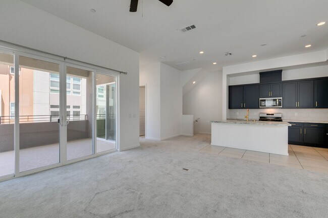 Building Photo - Stunning 4-Level Townhome in Inspirada | R...